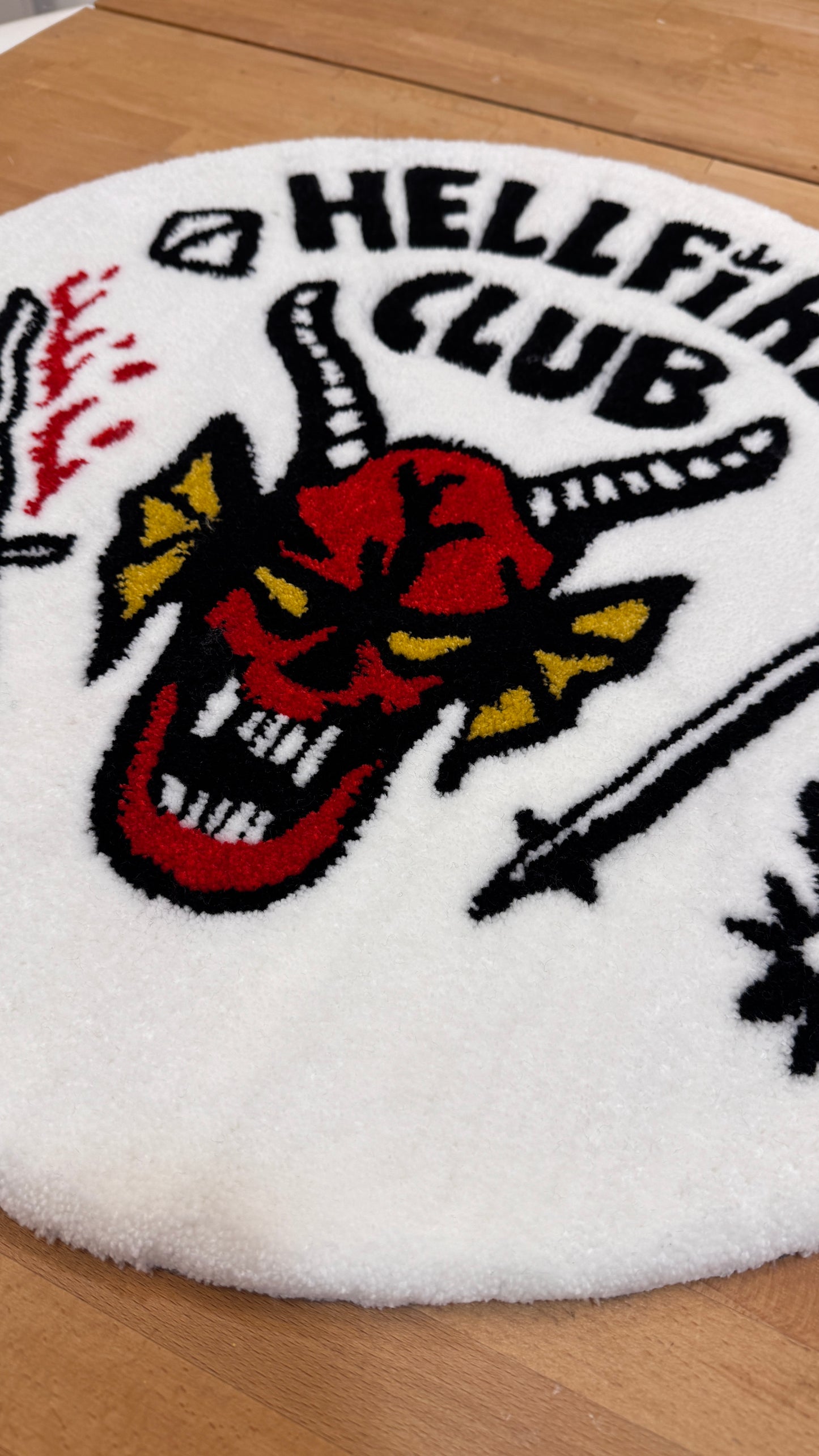 Tappeto stranger things “hellfire club”